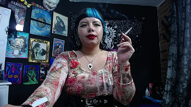 Snapshot of Yourmadame_P chatting on 02-12-25, 09:22 Yourmadame P online show from 02-12-25, 09:22