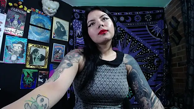 Snapshot of Yourmadame_P chatting on 10-05-25, 12:31 Yourmadame P online show from 10-05-25, 12:31