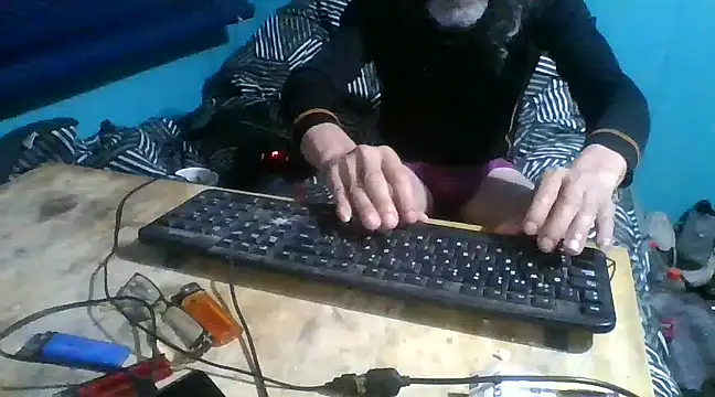 Snapshot of malekon76 chatting on 01-27-25, 08:18 malekon76 online show from 01-27-25, 08:18