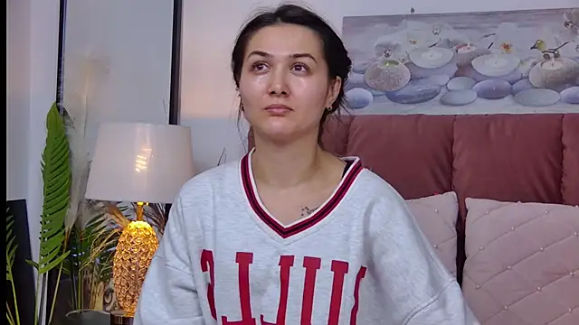 NicolLopeze online show from 01-25-25, 05:08