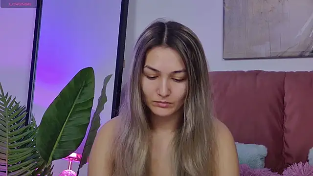 NicolLopeze online show from 11-17-25, 06:52