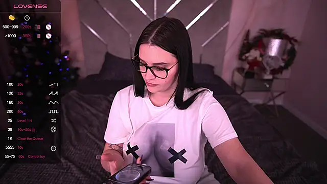 Snapshot of JeysyPotter chatting on 01-09-25, 02:07 JeysyPotter online show from 01-09-25, 02:07