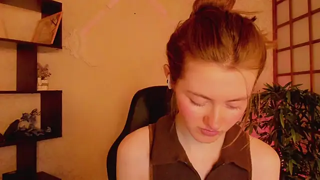 KateCuddle online show from 03-13-25, 02:27