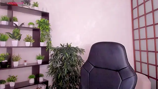 KateCuddle online show from 11-26-25, 02:23