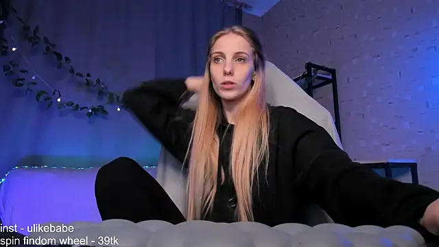 Snapshot of Anna_Fink chatting on 01-31-25, 05:32 Anna Fink online show from 01-31-25, 05:32