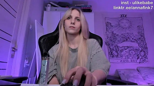 Snapshot of Anna_Fink chatting on 10-05-25, 09:34 Anna Fink online show from 10-05-25, 09:34