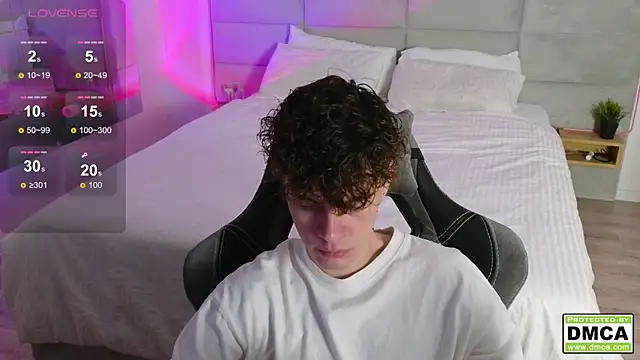 Snapshot of cute_thomas chatting on 12-01-24, 07:03 cute thomas online show from 12-01-24, 07:03