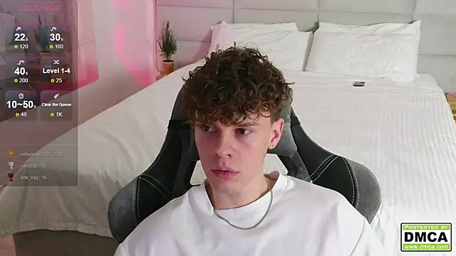 Snapshot of cute_thomas chatting on 01-12-25, 09:29 cute thomas online show from 01-12-25, 09:29