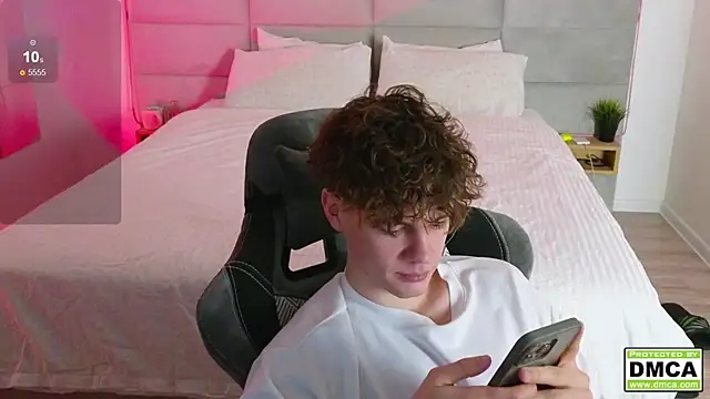 Snapshot of cute_thomas chatting on 01-30-25, 11:24 cute thomas online show from 01-30-25, 11:24