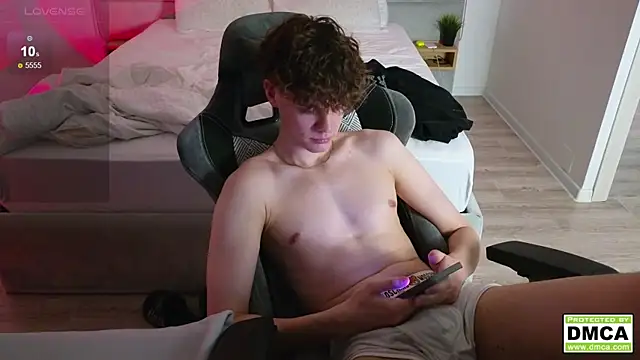 Snapshot of cute_thomas chatting on 02-01-25, 03:30 cute thomas online show from 02-01-25, 03:30