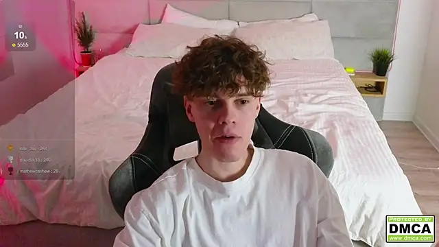 Snapshot of cute_thomas chatting on 02-03-25, 11:15 cute thomas online show from 02-03-25, 11:15