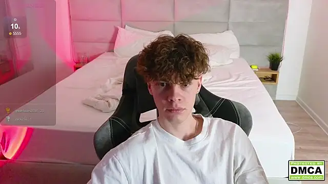 Snapshot of cute_thomas chatting on 02-05-25, 12:31 cute thomas online show from 02-05-25, 12:31