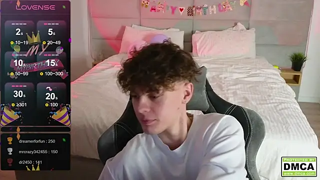 Snapshot of cute_thomas chatting on 02-15-25, 09:59 cute thomas online show from 02-15-25, 09:59