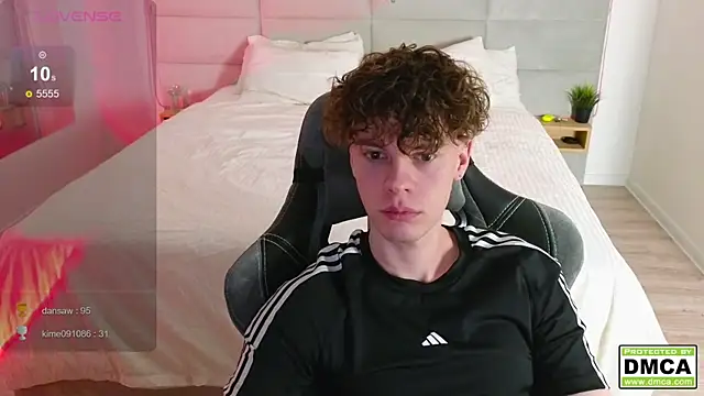 Snapshot of cute_thomas chatting on 02-20-25, 11:21 cute thomas online show from 02-20-25, 11:21