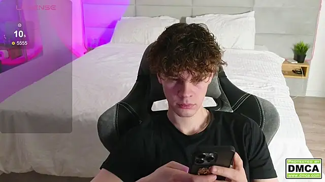 Snapshot of cute_thomas chatting on 03-11-25, 07:58 cute thomas online show from 03-11-25, 07:58