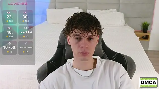 Snapshot of cute_thomas chatting on 03-21-25, 06:40 cute thomas online show from 03-21-25, 06:40