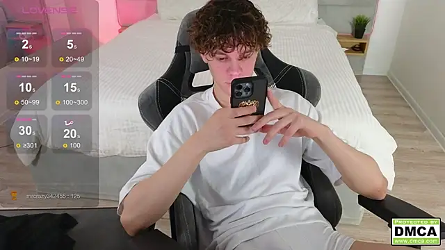 Snapshot of cute_thomas chatting on 03-21-25, 09:45 cute thomas online show from 03-21-25, 09:45