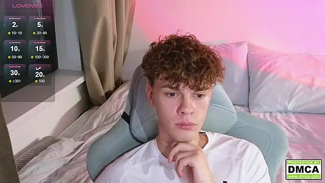 Snapshot of cute_thomas chatting on 10-14-25, 06:42 cute thomas online show from 10-14-25, 06:42