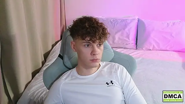 Snapshot of cute_thomas chatting on 10-18-25, 07:25 cute thomas online show from 10-18-25, 07:25