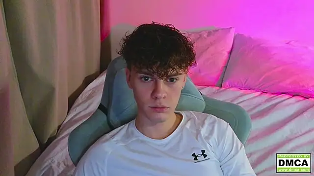 Snapshot of cute_thomas chatting on 11-17-25, 02:56 cute thomas online show from 11-17-25, 02:56