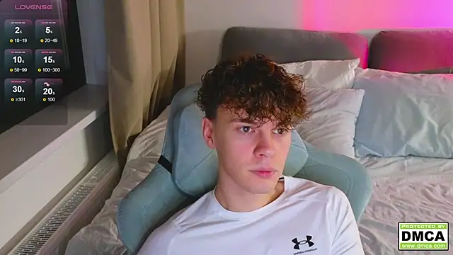 Snapshot of cute_thomas chatting on 11-18-25, 06:01 cute thomas online show from 11-18-25, 06:01