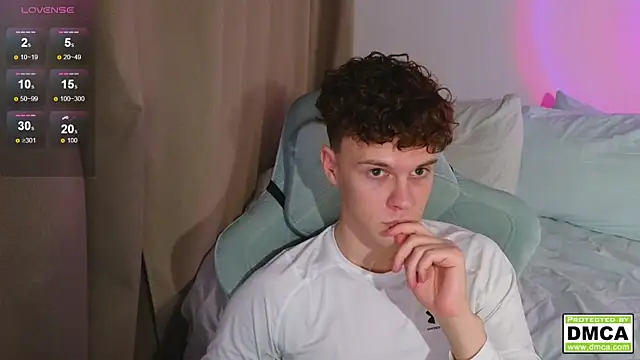 Snapshot of cute_thomas chatting on 12-04-25, 07:44 cute thomas online show from 12-04-25, 07:44