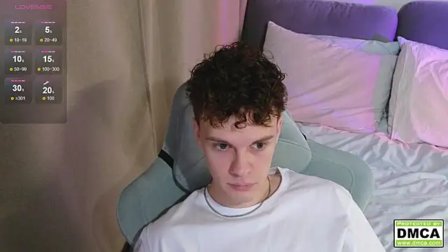 Snapshot of cute_thomas chatting on 12-16-25, 04:01 cute thomas online show from 12-16-25, 04:01