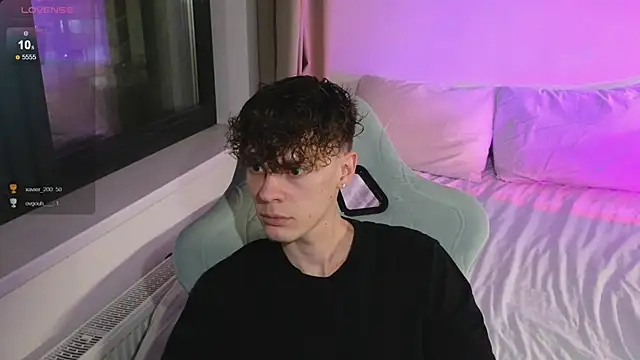 Snapshot of cute_thomas chatting on 06-03-26, 07:41 cute thomas online show from 06-03-26, 07:41