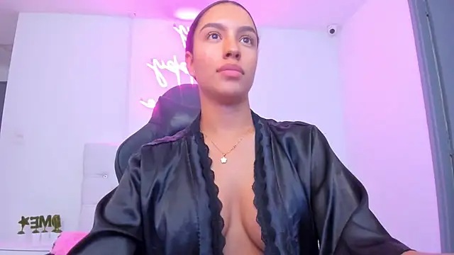 xiomara  cortes online show from 11-06-25, 12:55