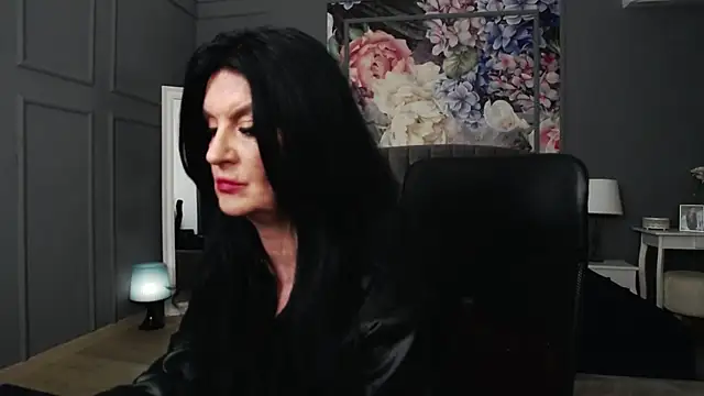 Snapshot of DomMelissaW chatting on 12-23-24, 01:18 DomMelissaW online show from 12-23-24, 01:18