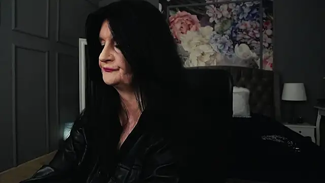 DomMelissaW online show from 09-29-25, 08:02