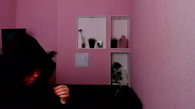 Persephoni online show from 01-25-25, 05:08