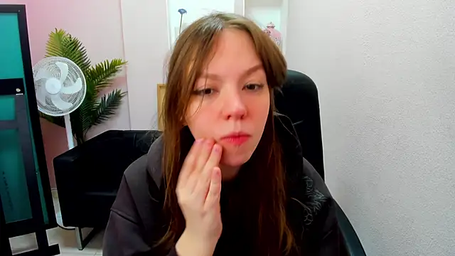 Persephoni online show from 03-02-25, 05:44