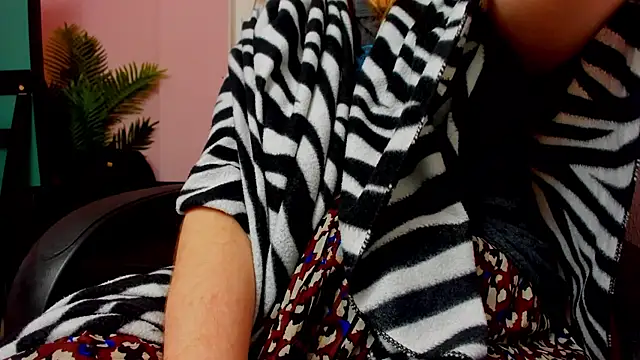 Persephoni online show from 09-13-25, 04:01