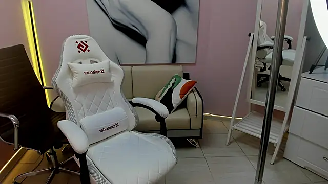 Persephoni online show from 12-22-25, 03:53