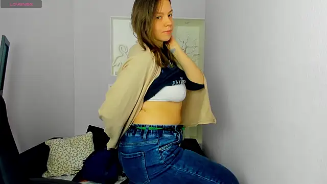 Persephoni online show from 04-25-26, 10:40