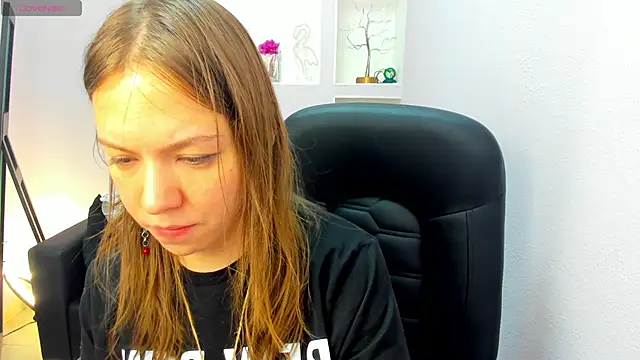 Persephoni online show from 04-28-26, 02:55