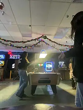 LeaGambit   online show from 12-20-24, 06:08