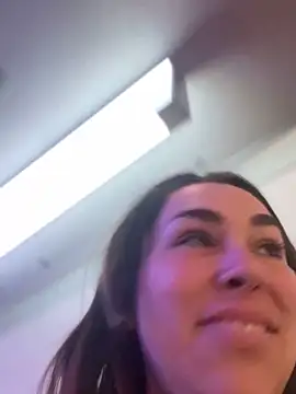 LeaGambit   online show from 01-02-25, 08:57