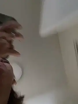 LeaGambit   online show from 09-24-25, 04:43