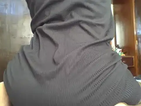 Snapshot of sweet_sassy_ chatting on 03-17-25, 04:29 sweet sassy online show from 03-17-25, 04:29