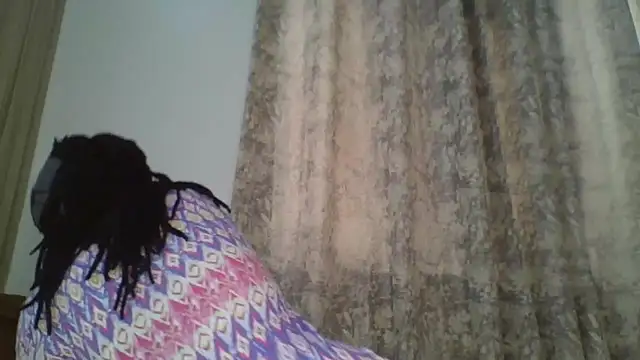 Snapshot of sweet_sassy_ chatting on 10-10-25, 05:28 sweet sassy online show from 10-10-25, 05:28