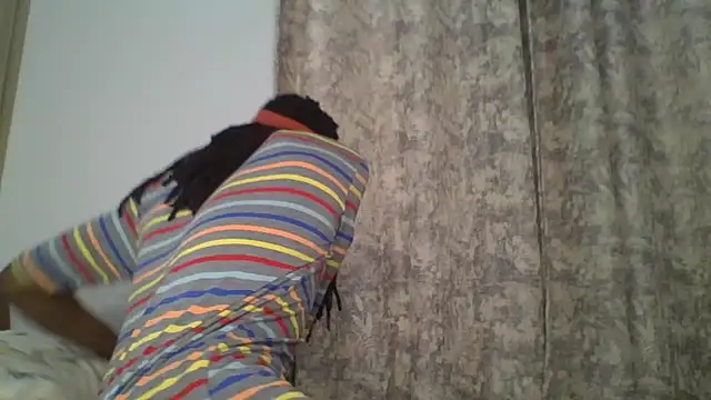 Snapshot of sweet_sassy_ chatting on 10-14-25, 04:02 sweet sassy online show from 10-14-25, 04:02