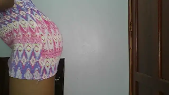 Snapshot of sweet_sassy_ chatting on 11-17-25, 04:18 sweet sassy online show from 11-17-25, 04:18