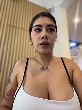 Snapshot of clarachanelricek chatting on 12-19-25, 08:49 clarachanelricek online show from 12-19-25, 08:49