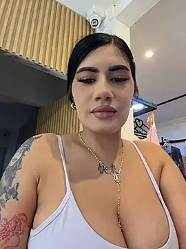 clarachanelricek online show from 04-23-26, 08:22