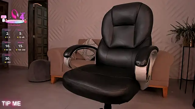 Snapshot of SophieBarnett chatting on 10-01-25, 12:16 SophieBarnett online show from 10-01-25, 12:16