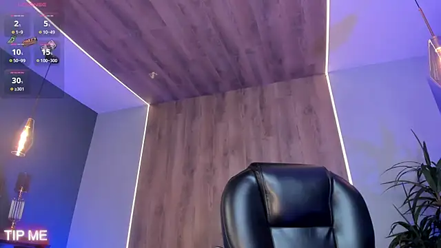 Snapshot of SophieBarnett chatting on 10-25-25, 12:51 SophieBarnett online show from 10-25-25, 12:51