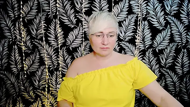 Snapshot of Olivia_playful chatting on 05-11-26, 04:04 Olivia playful online show from 05-11-26, 04:04