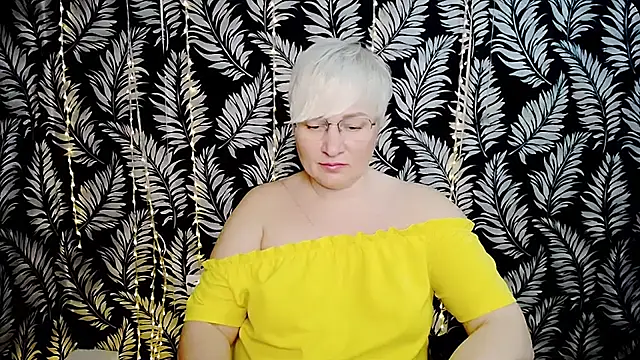 Snapshot of Olivia_playful chatting on 05-25-26, 10:32 Olivia playful online show from 05-25-26, 10:32